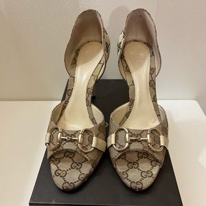 Gucci Horsebit Monogram Peep Toe Pumps / Heels Size 8B